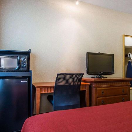 Econo Lodge Glens Falls - Lake George Exterior photo