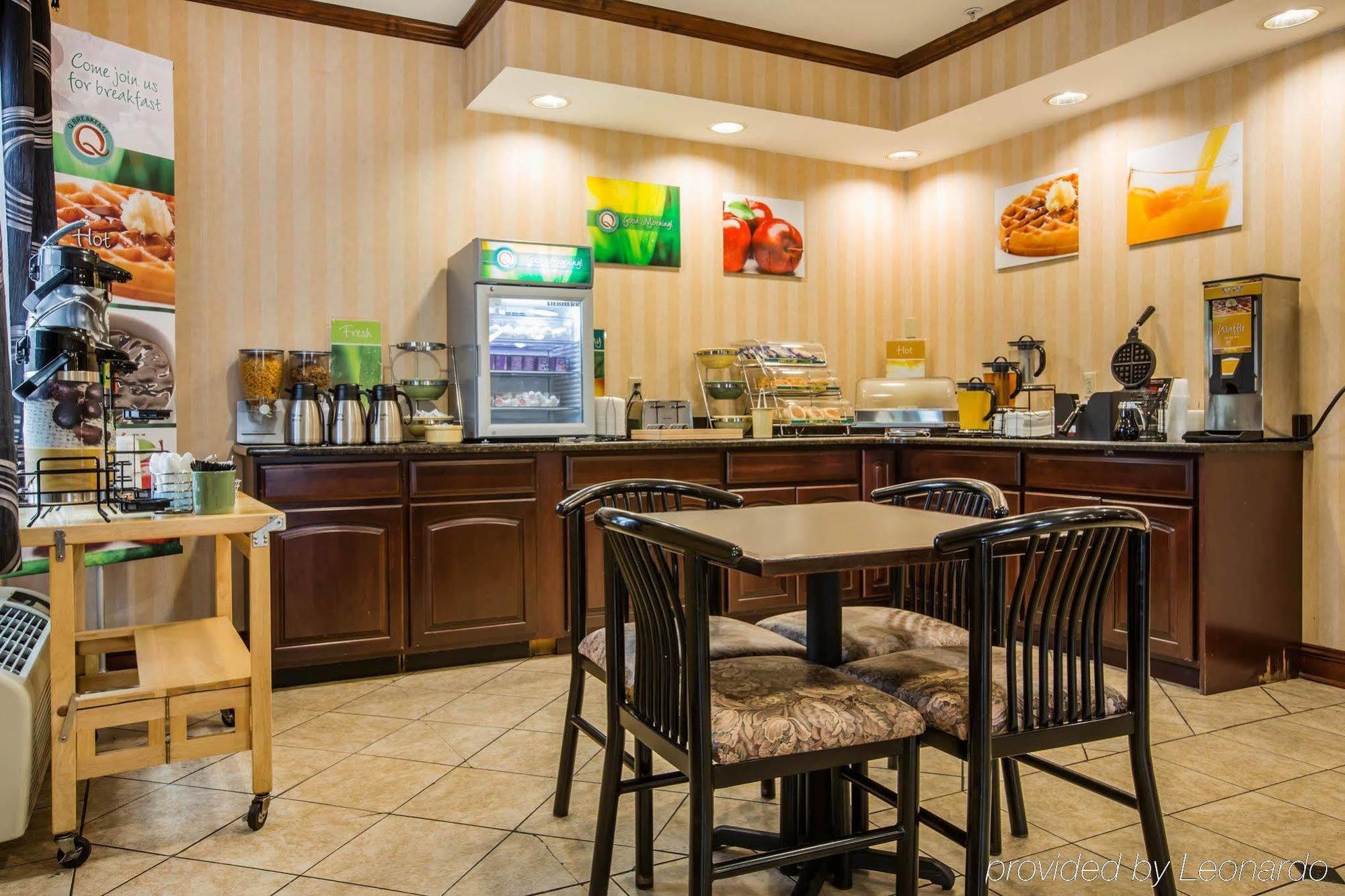 Econo Lodge Glens Falls - Lake George Exterior photo